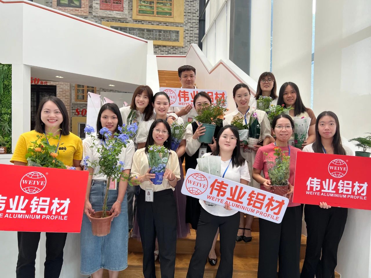 以爱浇灌，，，，礼赠母亲 | 优德88铝材感恩母亲节职工活动圆满举行